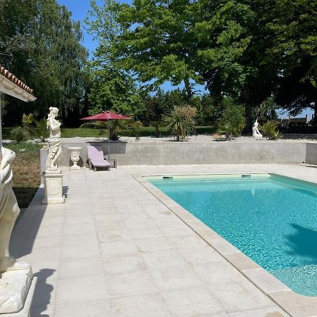 Le Domaine De Canesse Saint-Ciers-de-Canesse Exteriör bild