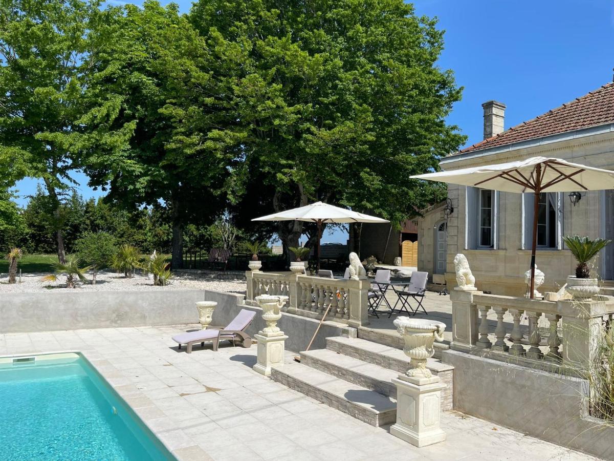 Le Domaine De Canesse Saint-Ciers-de-Canesse Exteriör bild