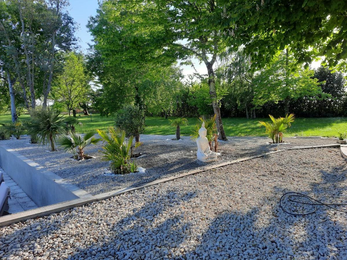 Le Domaine De Canesse Saint-Ciers-de-Canesse Exteriör bild
